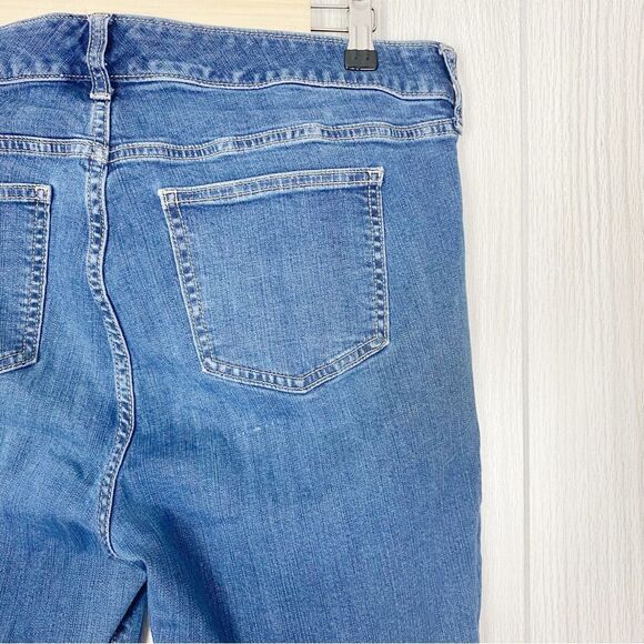 Torrid | Medium Wash Mid Rise Skinny Jeans Vintage Size 12 - Picture 4 of 10